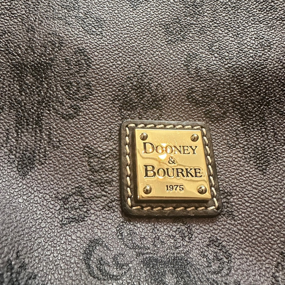 Disney Dooney & Bourke Haunted Mansion Wallpaper Crossbody Bag Gray & Black - Picture 5 of 8